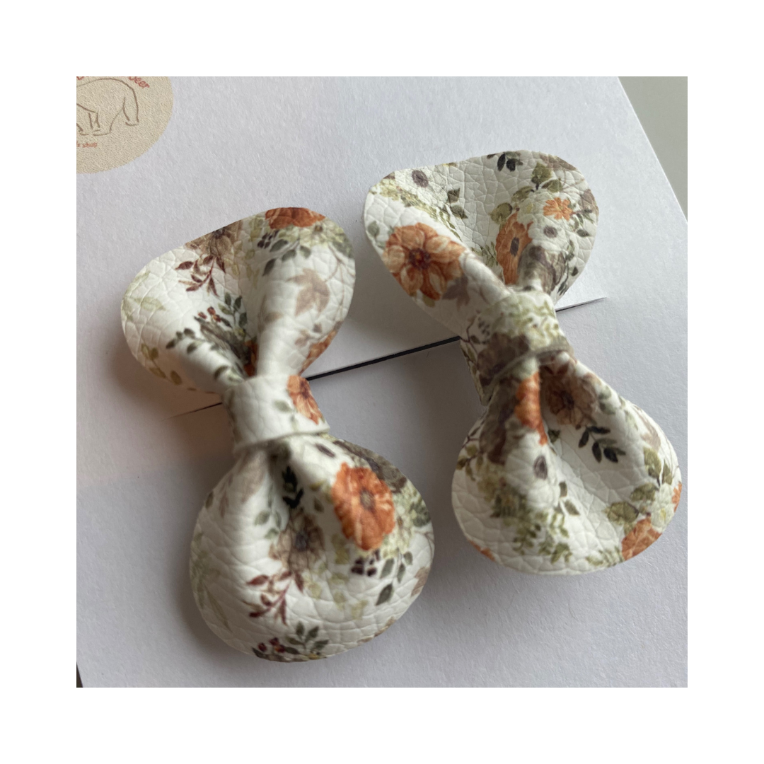 Hairpin bow floral print